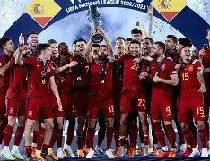 包含欧国联小组赛战况激烈，强队集结争夺胜利的词条